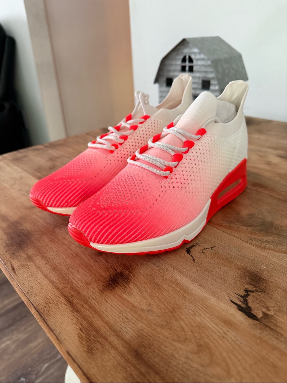 Women's Lightweight Gradient Coral-White Knit Wedge Sneakers